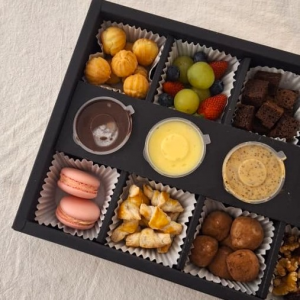Picnic Pastry Box 